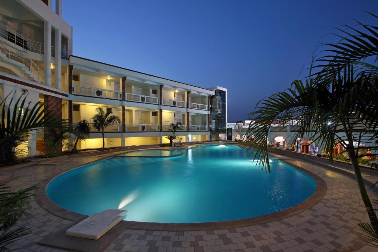 Prakruti Resort Vadodara Luaran gambar